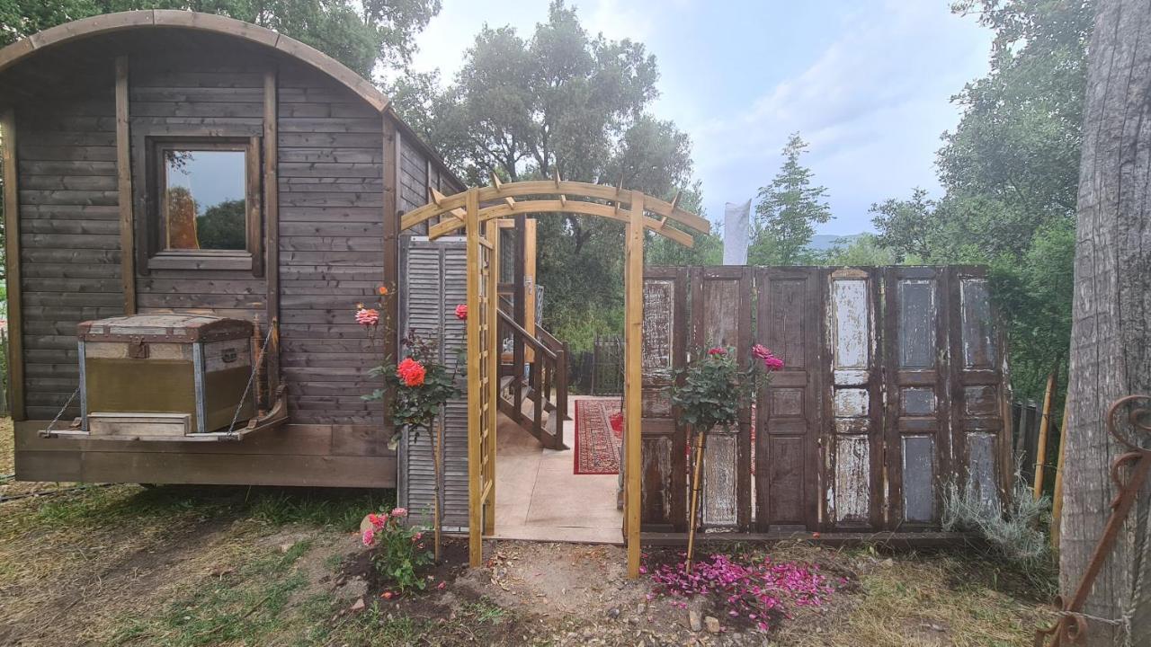 La Roulotte Lodge *
