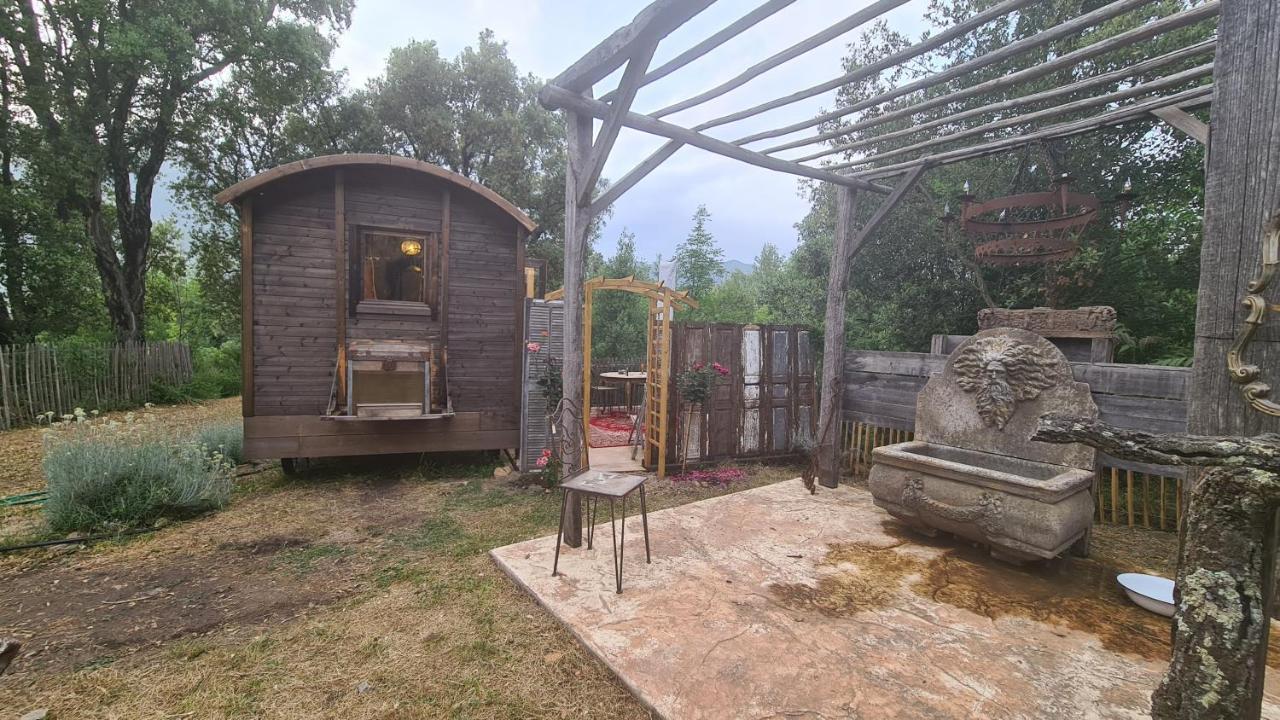 Lodge La Roulotte Au Coeur Du Maquis *