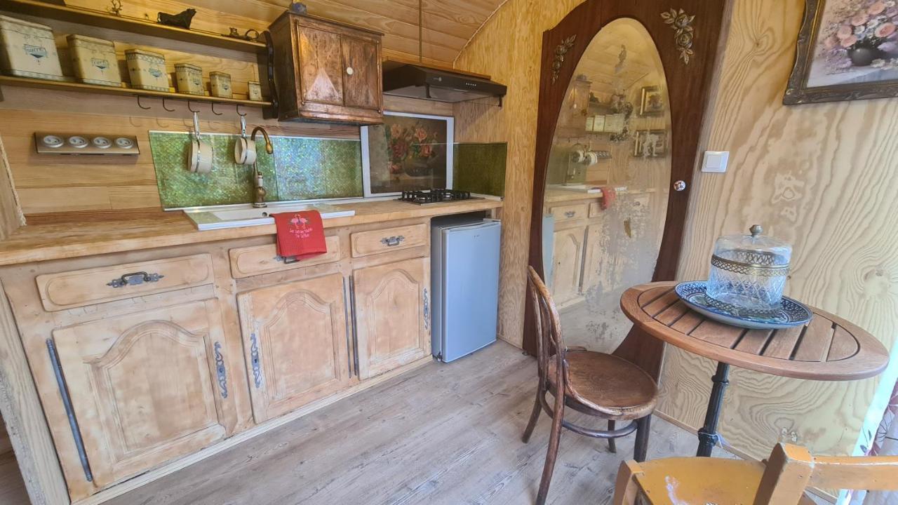 Lodge La Roulotte Au Coeur Du Maquis *